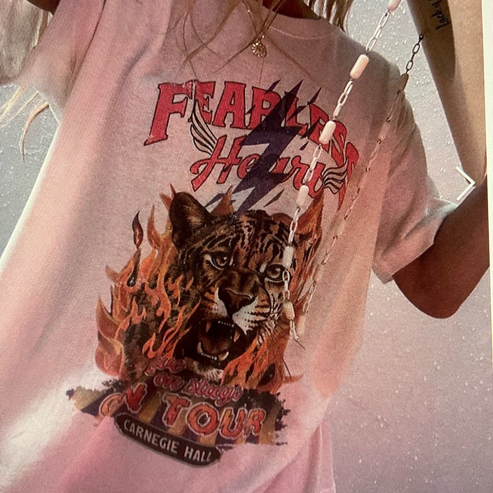 Spell AU Fearless Heart Tour T-Shirt - White and Red - Picture 2 of 12